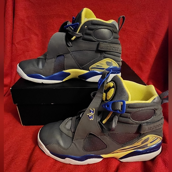 Girls Air Jordan Retro 8 Laney (GS) - Picture 4 of 11